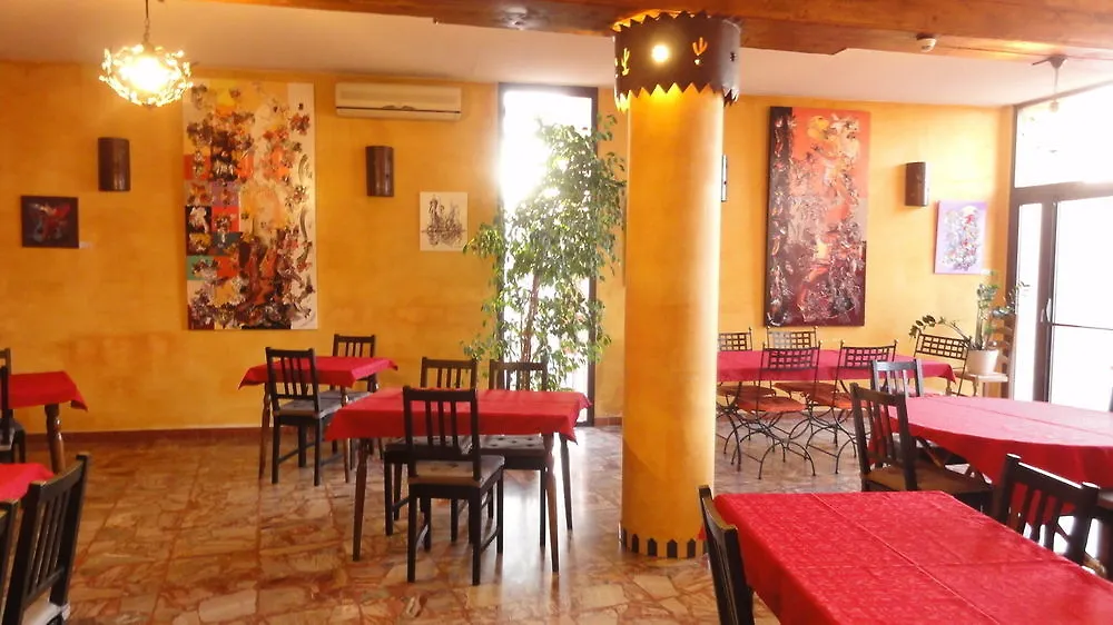 Hotel L'Hacienda Martigues 3*,